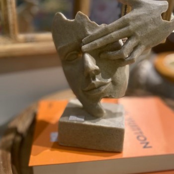 تحفه مكتبيه معبره 