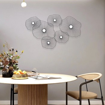 ديكور حائط معدني بتصميم الورد 