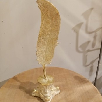 تحفة ريشه ذهبيه مكتبيه 