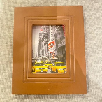 برواز  حائط بخطوط ناعمه 