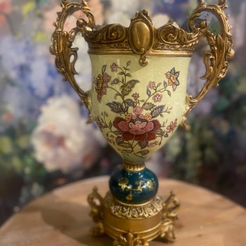 فازه فاخره بنمط الاروبي ملائمه لغرفة المعيشه L2975