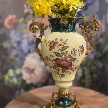 فازه فاخره بنمط الاروبي ملائمه لغرفة المعيشهL2977