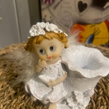 تحفة بنت بريش مصنوع من سراميك 