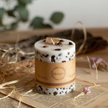شمعه معطره فواحه بحبوب القهوه المحمصه الطبيعيه شمعه معطره فواحه بحبوب القهوه المحمصه الطبيعيه