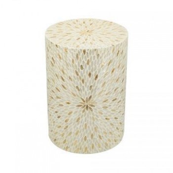 طاوله جانبيه بتصميم هندسي مطعم بصدف طبيعي بلمسات عصريه 8183