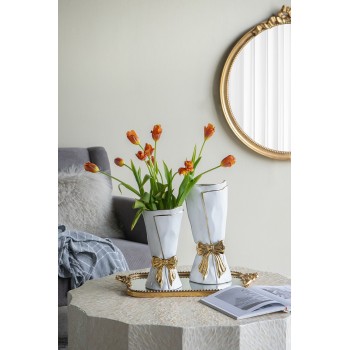 فازه سيراميك بيضاء بفيونكة ذهبية متوفر الحجمين 8206 فازه سيراميك بيضاء بفيونكة ذهبية متوفر الحجمين 8206