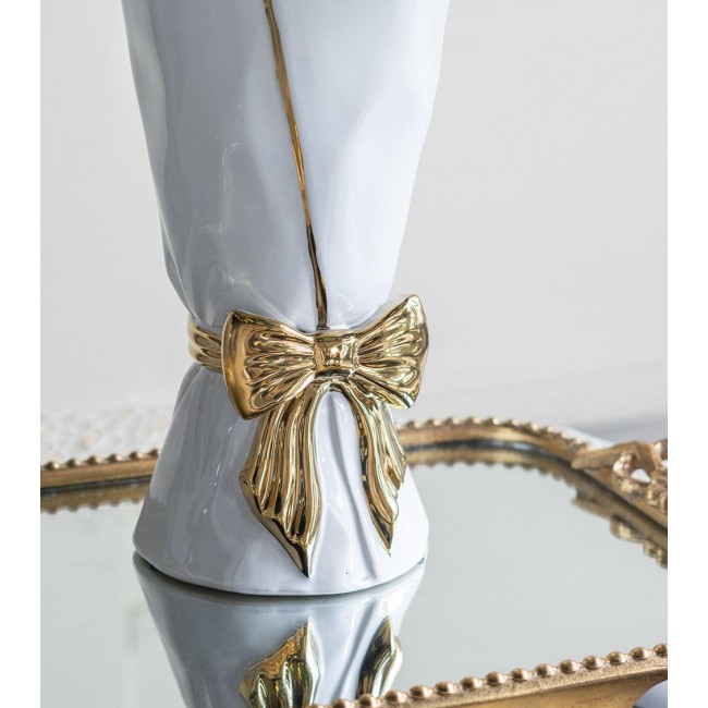 فازه سيراميك بيضاء بفيونكة ذهبية متوفر الحجمين 8206