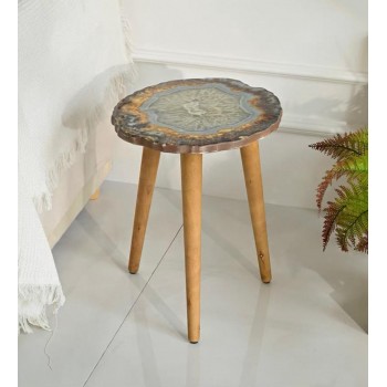 طاوله جانبيه مبتكره تحاكي تشكيلات الأحجار الكريمة بألوانها الهادئ مدعومة بأرجل خشبية طبيعية تمنحها طابعاً يجمع بين الحداثة والدفء9595