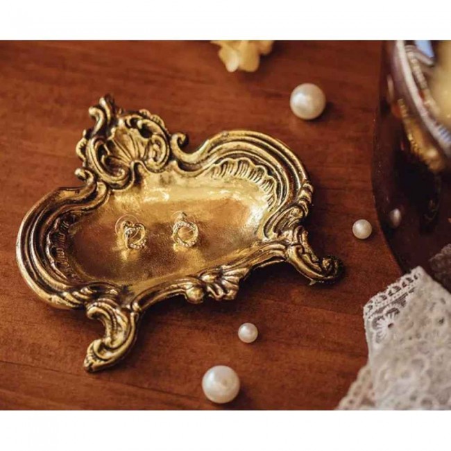 صحن اكسسوارات معدن مزخرف بطابع كلاسيك يجمع بين الرقي والفخامه 9104