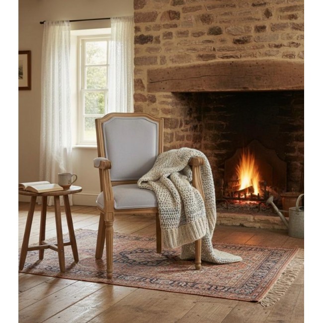 كرسي بذراعين بتصميم كلاسيكي مصنوع من الخشب الطبيعي 8402