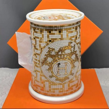 علبه منادبل اسطوانيه من سيراميك هيرمز بلمسات عصريه 8648 علبه منادبل اسطوانيه من سيراميك هيرمز بلمسات عصريه 8648