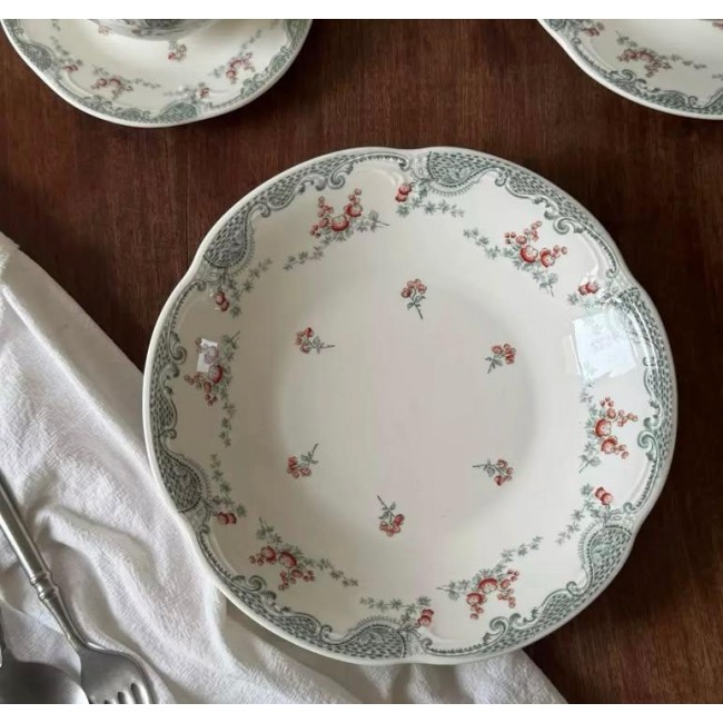 صحن سراميك فاخر  مزخرفه بنقوش ناعمه بتصميم اوربي 9019