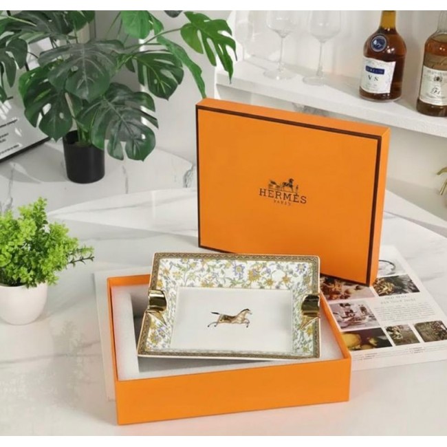 طفايه سجائر سراميك فاخر  من هيرمز L9055