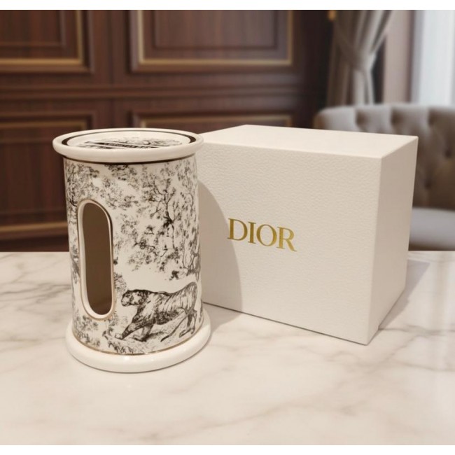 علبه مناديل اسطوانيه كلاسيكيه من براند ديور 8650