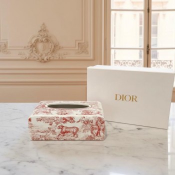 علبه مناديل سيراميك بتصميم من ديور، تحفة فنية كلاسيكية9047