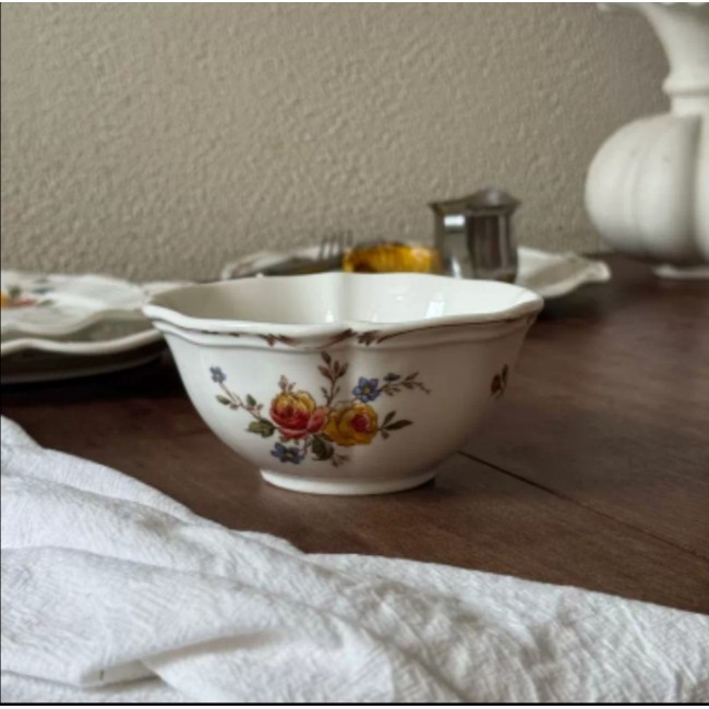 صحن عميق من السراميك بزخارف زهور ريفيه كلاسيكيه 9009 صحن عميق من السراميك بزخارف زهور ريفيه كلاسيكيه 9009