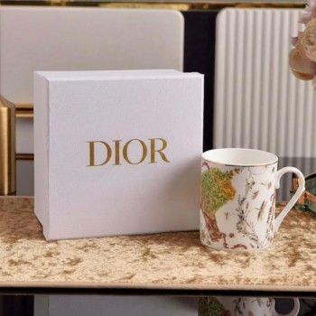 كوب سراميك برسمة الاسد بلمسات ساحره من براند ديور L9077 كوب سراميك برسمة الاسد بلمسات ساحره من براند ديور L9077