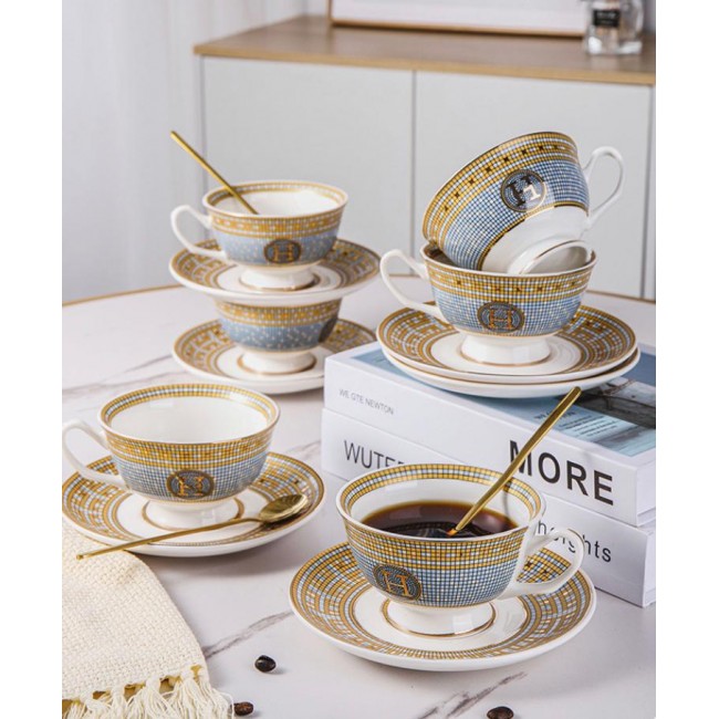 طقم كوب وصحن سراميك بتصميم انيق من هيرمز عدد 18قطعه 8654