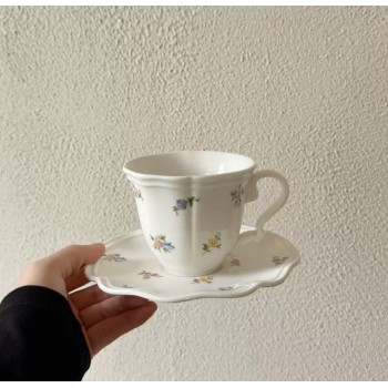 كوب شاي وصحن من سراميك تحاكي جلسات الملكيه بزخارف ريفيه انيقه9024 كوب شاي وصحن من سراميك تحاكي جلسات الملكيه بزخارف ريفيه انيقه9024