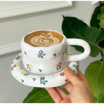 كوب وصحن من سراميك بزخارف من زهور بشكل انيق 9004