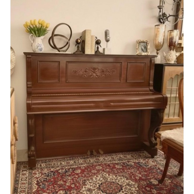 بيانو مصنوع من الخشب الطبيعي يجمع بين عراقة التصميم كلاسيكي وجودة الصوت الدافئ2020