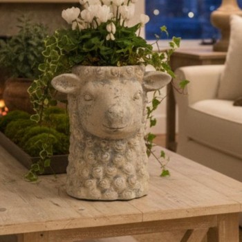 فازه رأس خروف بتصميم ريفي انيق 8549