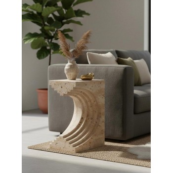 طاوله جانبيه تجمع بين فن العمارة القديم وفخامة التصميم المودرن، مما يجعلها إضافة مذهلة لأي مساحة داخلية8546