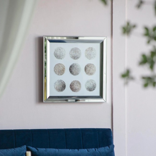 لوحه جداريه باطار مرايا تجمع بين الفن الفلكي والتصميم العصري8510