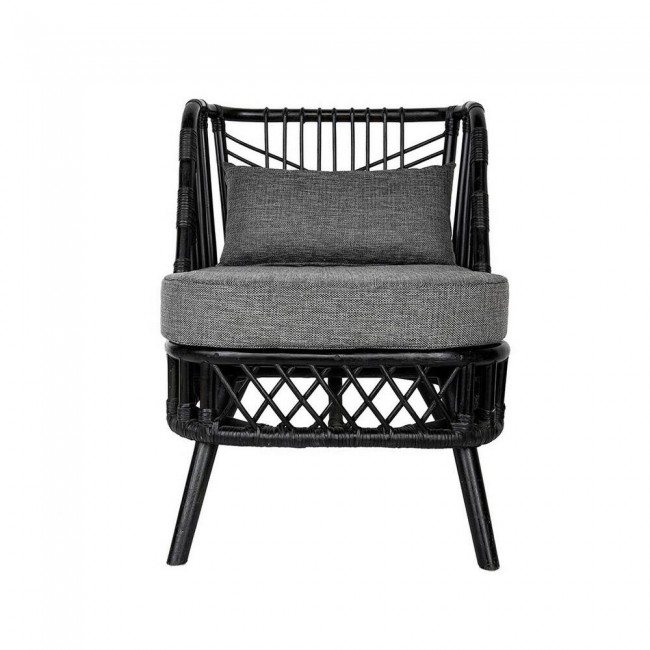 كرسي يجمع بين الأناقة العصرية وجمال التصميم الطبيعه مما يجعله إضافة مثالية لأي مساحة معيشة سواء كانت داخلية أو خارجيةL8504