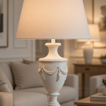 وحده اضاءه فنية تجمع بين الأصالة الفيكتورية واللمسات العصرية مما يجعلها خياراً مثالياً لمن يبحث عن إضاءة تُضيف لمسة من الفخامة الكلاسيكية إلى ديكور منزله9556