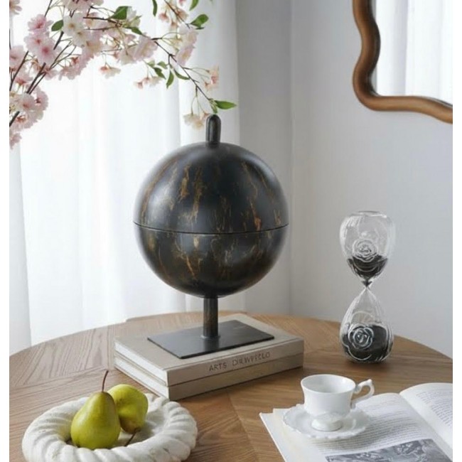 صينيه معدن بتصميم عصري بشكل الكره مع قاعده تمزج بين الجمال العصري واللمسة الصناعية الفاخرةL8637 صينيه معدن بتصميم عصري بشكل الكره مع قاعده تمزج بين الجمال العصري واللمسة الصناعية الفاخرةL8637