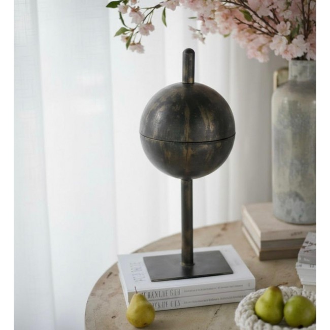 صينيه معدن بتصميم عصري بشكل الكره مع قاعده تمزج بين الجمال العصري واللمسة الصناعية الفاخرةL8637 صينيه معدن بتصميم عصري بشكل الكره مع قاعده تمزج بين الجمال العصري واللمسة الصناعية الفاخرةL8637