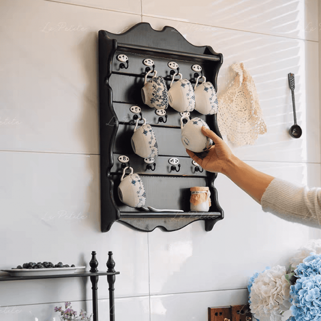 رف جداري الأناقة الفرنسية لمسة فنية لمطبخك وزوايا قهوتك ليجمع بين التنظيم الذكي والجمال الكلاسيكيL9638