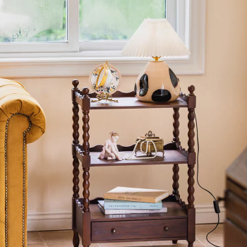 طاوله جانبيه مصنوع من الخشب الطبيعي يجمع بين سحر الماضي وأناقة القصور الكلاسيكية إلى منزلك9631 