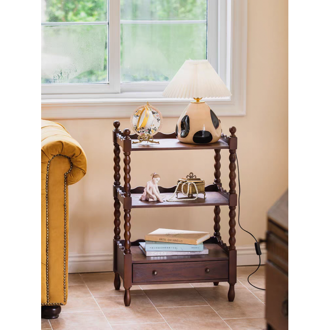 طاوله جانبيه مصنوع من الخشب الطبيعي يجمع بين سحر الماضي وأناقة القصور الكلاسيكية إلى منزلك9631 