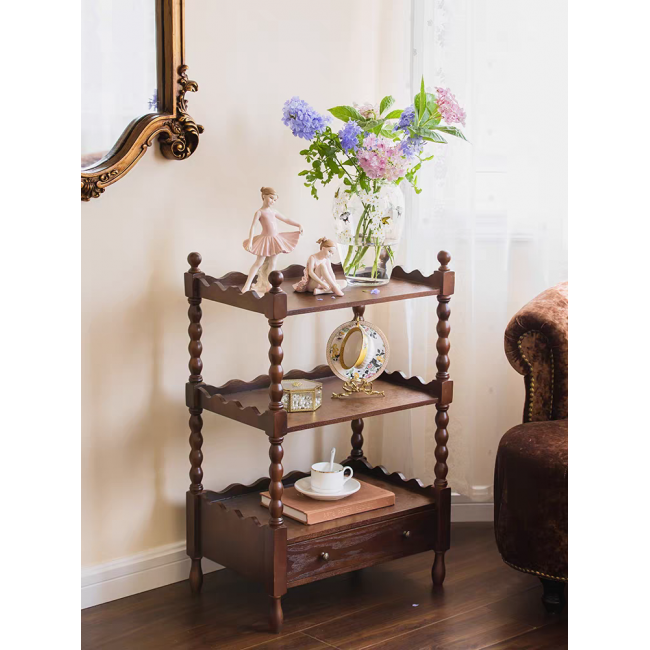طاوله جانبيه مصنوع من الخشب الطبيعي يجمع بين سحر الماضي وأناقة القصور الكلاسيكية إلى منزلك9631 