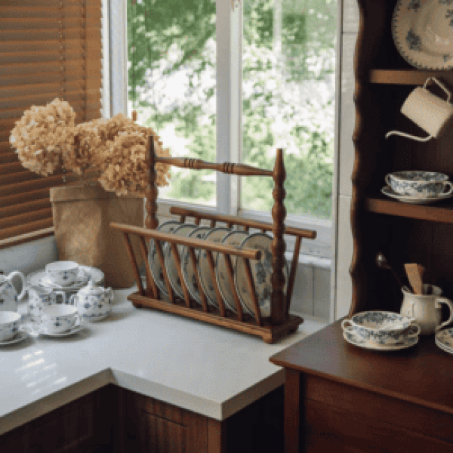 طاوله جانبيه مصنوع من الخشب الطبيعي يجمع بين سحر الماضي وأناقة القصور الكلاسيكية إلى منزلك9631 