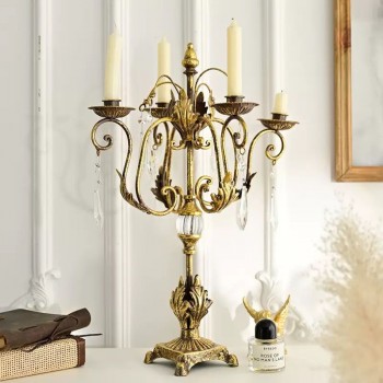 شمعدان معدن بتصميم اوربي بلمسات ملكيه L9602