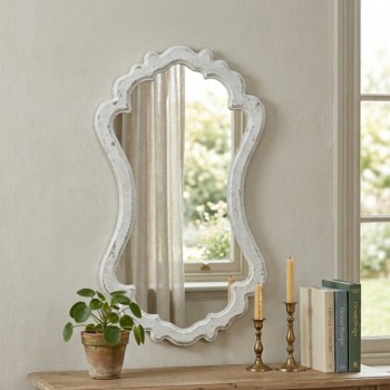 مرايا جداريه كلاسيكية فخمة بتصميم فرنسي عتيق، تتميز بإطار خشبي أبيض ذو لمسة معتقة  تضفي طابعاً من الأناقة الأرستقراطية على المساحات الداخلية9593