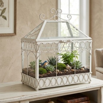 صندوق نباتات  زجاجي بتصميم "بيت محمي" فيكتوري، وهو قطعة ديكور كلاسيكية تجمع بين أناقة القفص التقليدي9681