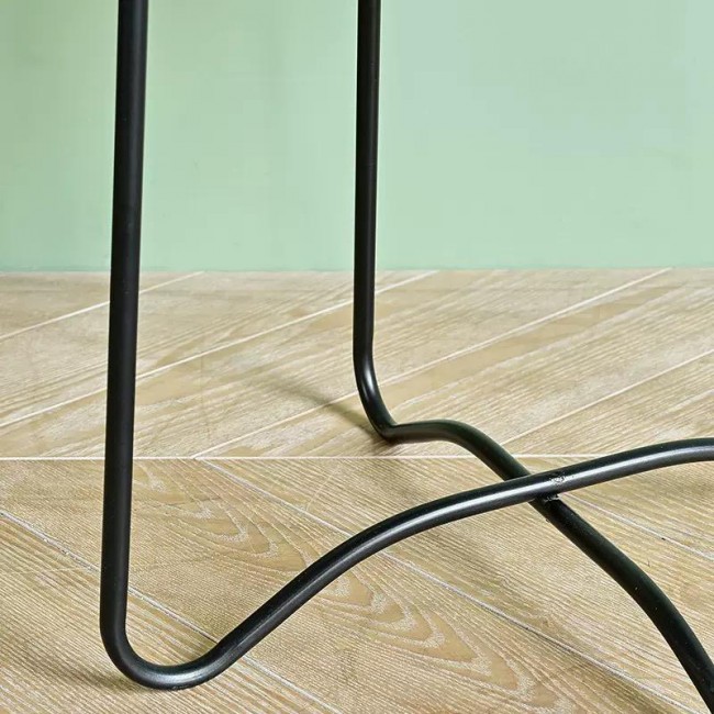 طاوله جانبية من الروتان قطعة ديكور تجمع بين سحر الطراز البوهيمي واللمسات العصرية البسيطةL9588