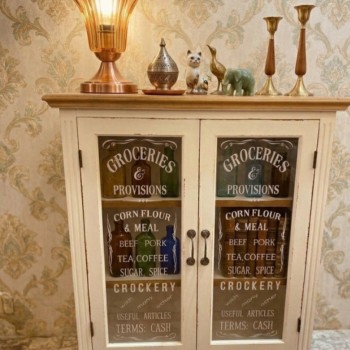 كونسول جداري بتصميم بتصميم شابي شيك مما تضيف سحر "فينتاج" وريفياً دافئاً على مطبخك أو غرفة الطعامL9576