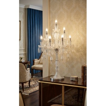 شمعدان كريستال بلمسة من الفخامة الملكية تجمع بين بريق الكريستال النقي والتصميم الكلاسيكي المتطورL9359