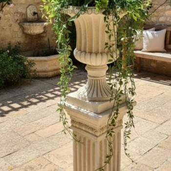 مركن سيراميك بتصميم كلاسيكي فاخر يجمع بين الاناقه الرومانيه واللمسات الريفيه الاوربيه وهي قطع ديكور مثاليه للمداخل والحدائفق 6710