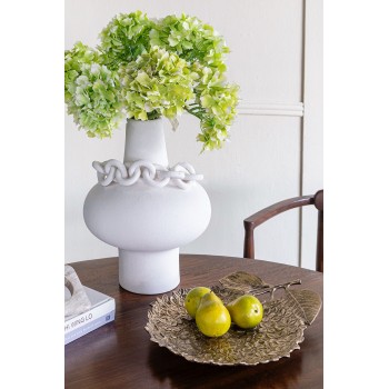 فازه سيراميك بيضاء (عاجية) مع تفاصيل سلسلة ديكورية8328