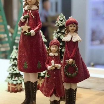 تحفة صبيه برداء احمر شتوي L1384