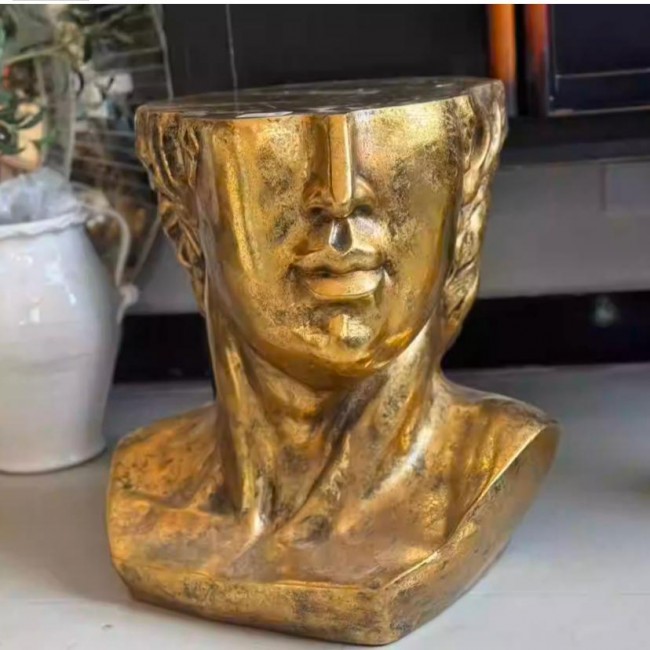 طاوله جانبيه من فايبر بتصميم نصف وجه لرجل رماني ذهبي يضيف لمسات جماليه لديكور المنزل 8179 طاوله جانبيه من فايبر بتصميم نصف وجه لرجل رماني ذهبي يضيف لمسات جماليه لديكور المنزل 8179