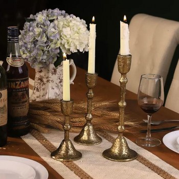 طقم شمعدان معدن ذهبي بتصميم اوربي مثالي لديكور المنزل 9101 طقم شمعدان معدن ذهبي بتصميم اوربي مثالي لديكور المنزل 9101