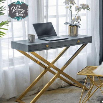 كونسول مصنوع من الخشب الطبيعي مغلف بجلد الفانيل الناعم الذي يضفي لمسه الرفاهيه 8407