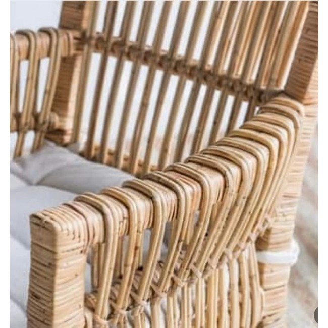 كرسي مصنوع من الخوص الطبيعي والرتان عالي الجوده8399